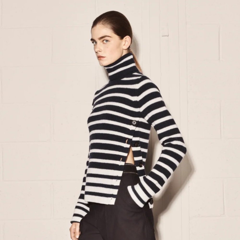 ZARA SRPLS 05 NAVY BLUE SWEATER WITH SIDE BUTTONS